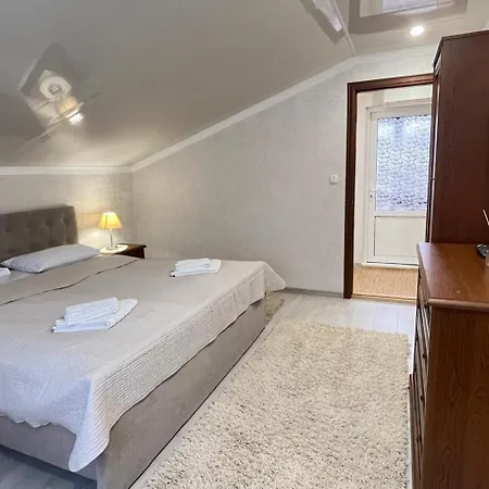 Vivat Apartment Solochin
